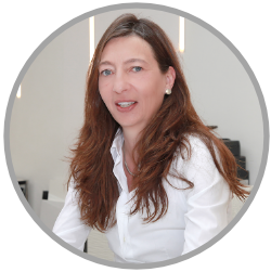 <strong><strong>Stefanie</strong></strong>