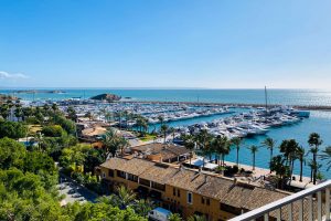 Saniertes Penthouse in erster Meereslinie in Portals Nous: Außenansicht – Hafen