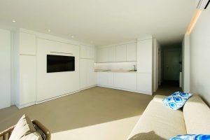 Saniertes Penthouse in erster Meereslinie in Portals Nous: Wohnzimmer