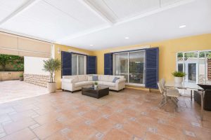 Saniertes Haus mit Pool in zentraler Lage von Paguera: Terrasse – Lounge