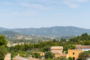 Neubauvilla mit Pool und Fernblick in Es Capdella: Fernblick